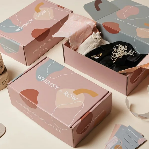 customized-clothing-packaging.webp