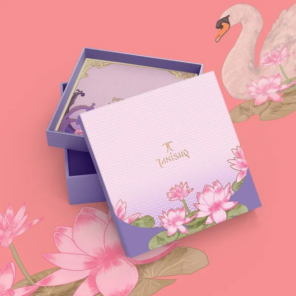 luxury-apparel-boxes-1.webp